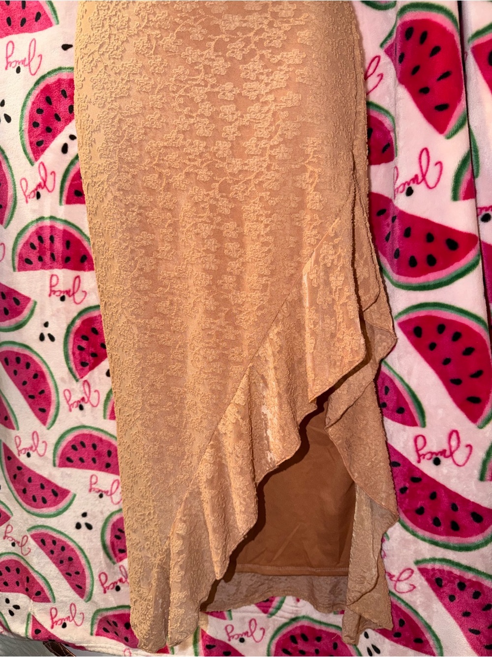 🤎 Ruffle-Trim High-Low Lace Pattern Dress - Picture 4 of 8